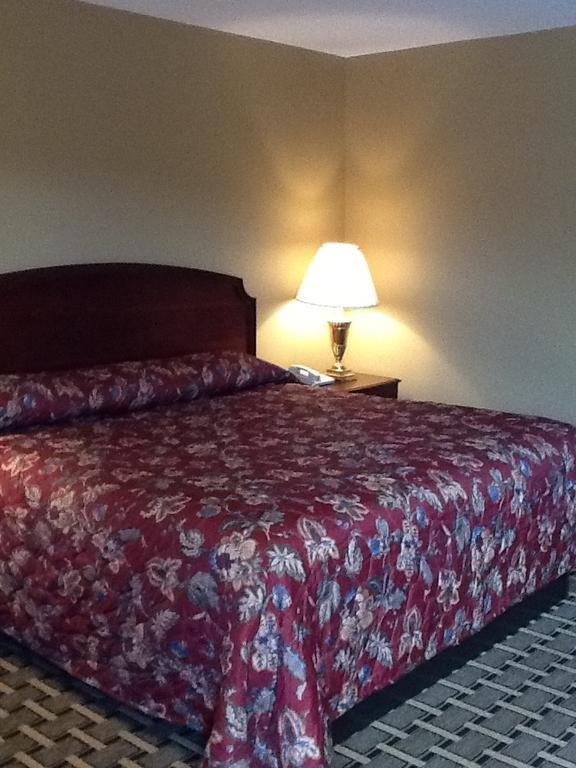 Caronoda Motel Central City Room photo